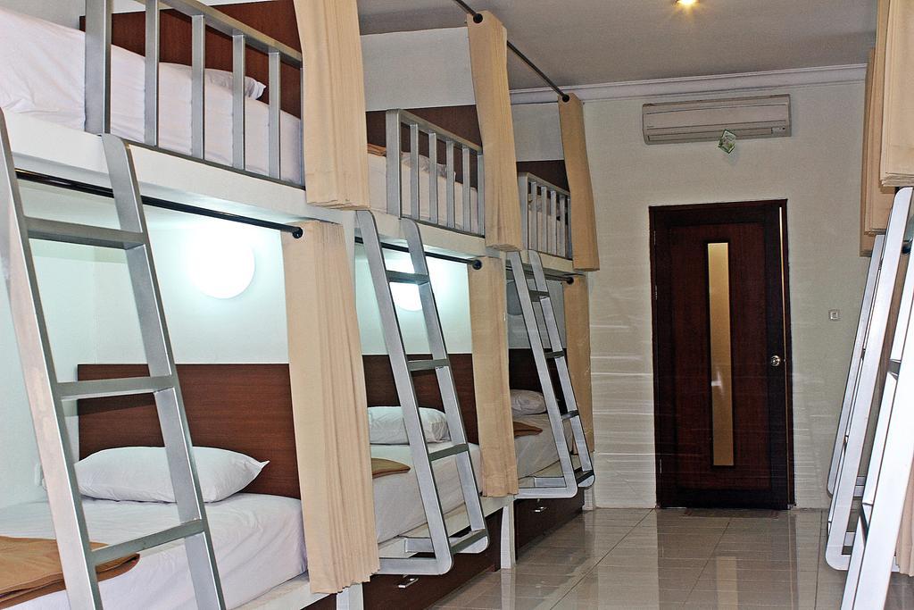 Hostel Mirah Legian Quarto foto