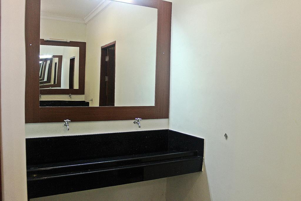 Hostel Mirah Legian Quarto foto